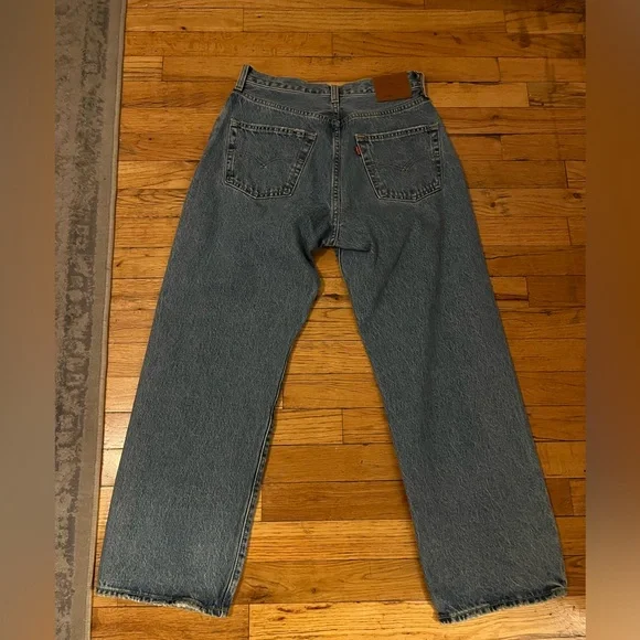 Levi's 90’s Straight Leg Jeans - Medium Blue - Picture 3 of 4